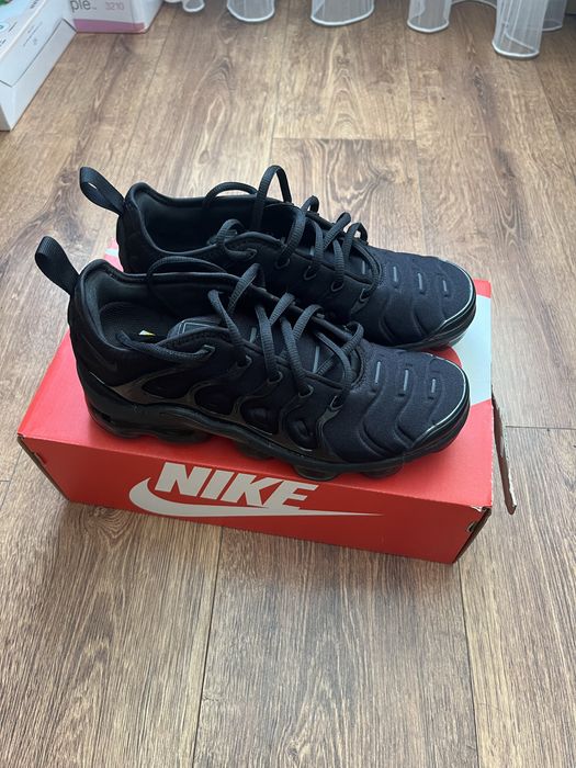 Кросівки жіночі Nike air vapormax plus 38.5 розмір оригінал
