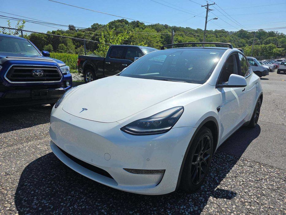 Tesla Model Y  Performance (2021 рік).