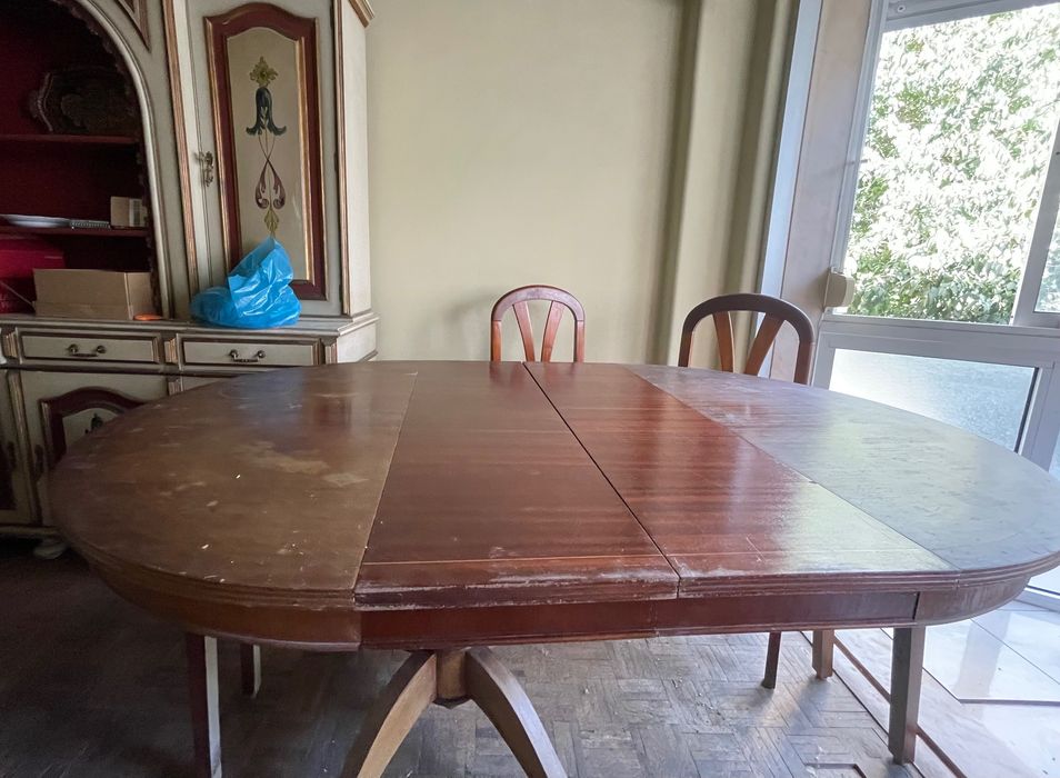 Mesa da sala circular e extensível para oval e 4 cadeiras