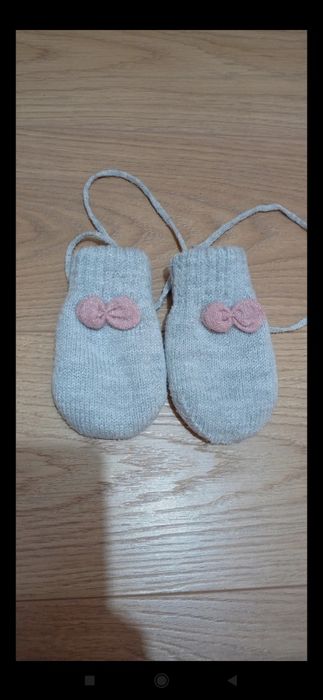 Rękawiczki niemowlęce rozmiar 0-12miesięcy