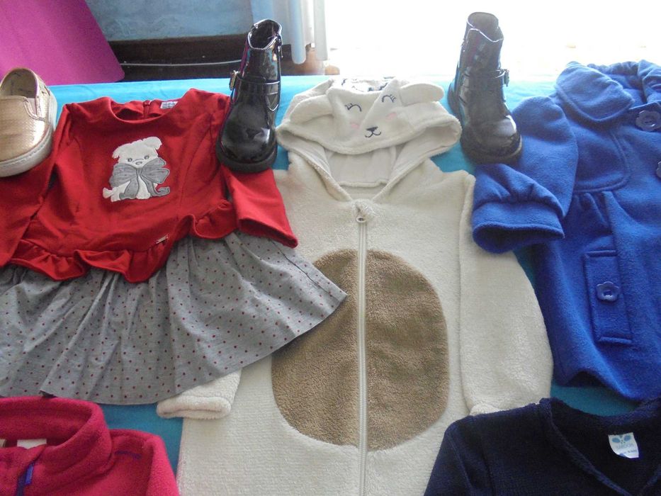 lote de roupa de menina a boneca