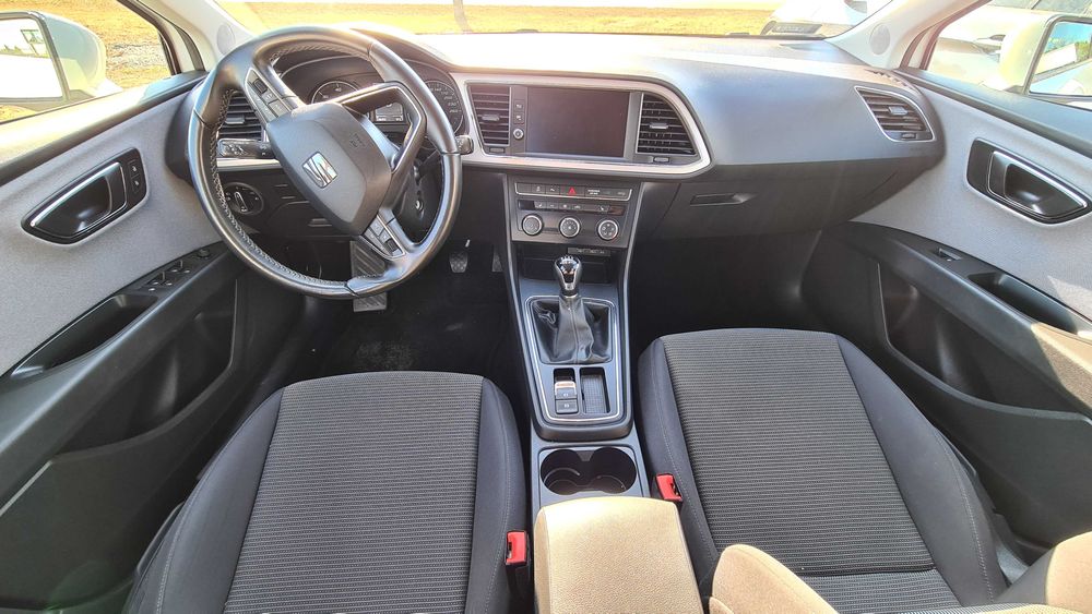 Wynajem Seat Leon kombi 2018 1,6 TDI 110KM