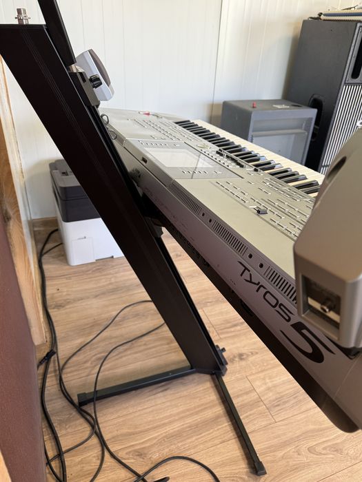 Yamaha  tyros  5