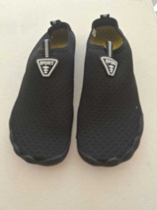 Sapatos aquáticos