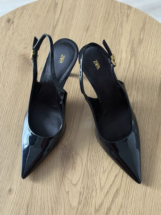Босоножки ZARA   черные лаковые