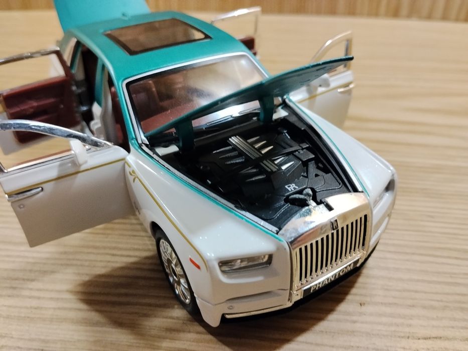 Модель авто Rolls-Royce phantom 1:32 автоэксперт Металл,свет,звук,инер