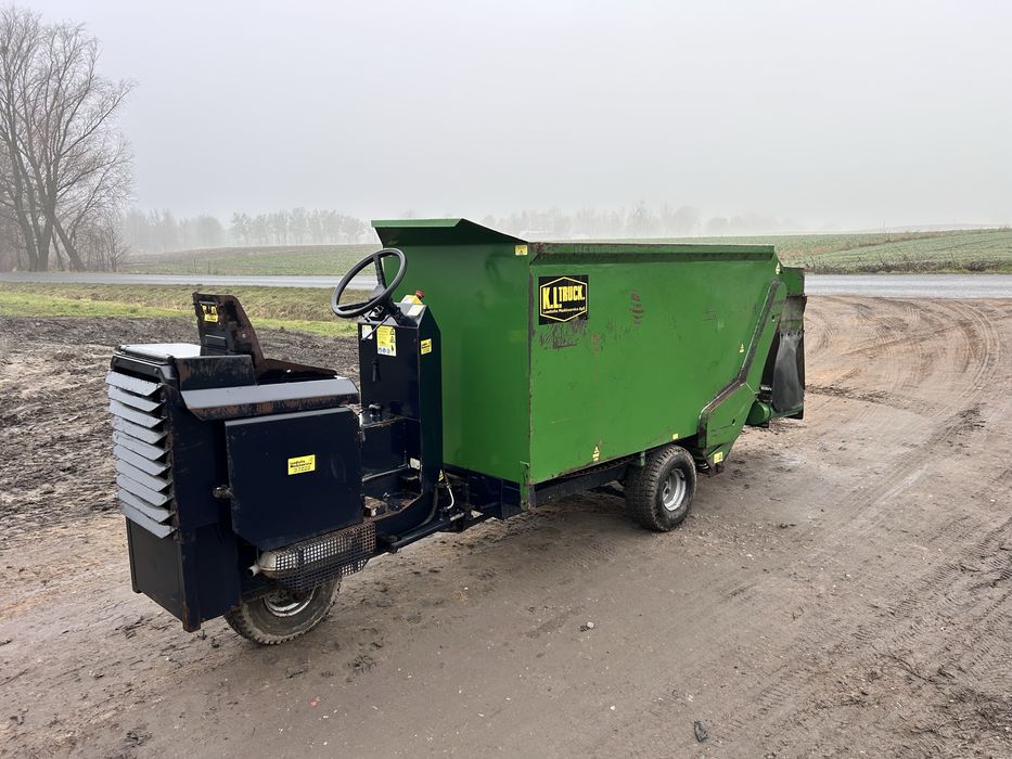 Mini paszowoz taczka spalinowa