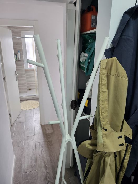 Bengaleiro de Pé IKEA EKRAR (Branco): Como Novo!
