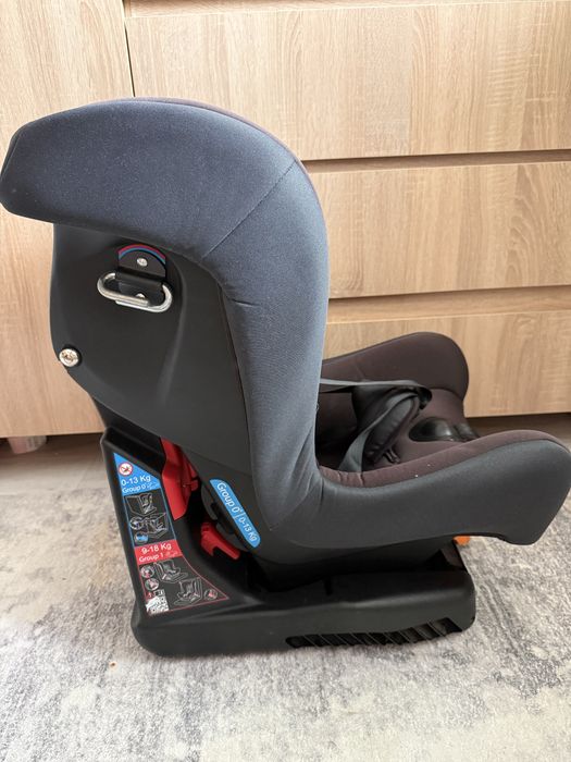Автокрісло chicco група 0+ (0-13 кг), група 1 (9-18 кг)