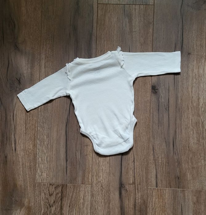 Białe body rozmiar 68 cm