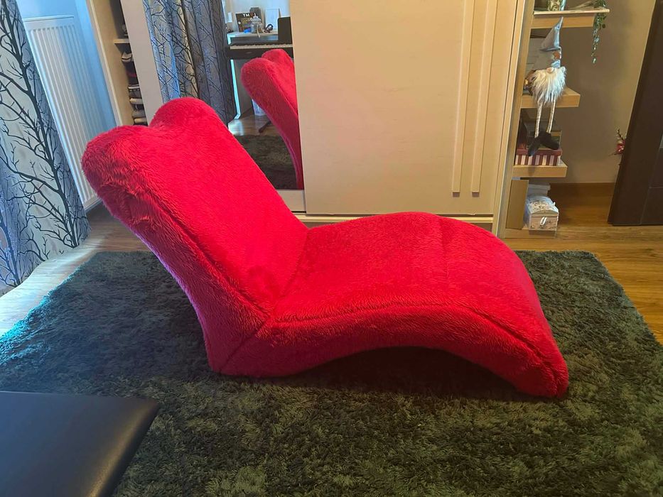 Leżanka do pokoju dziewczynki