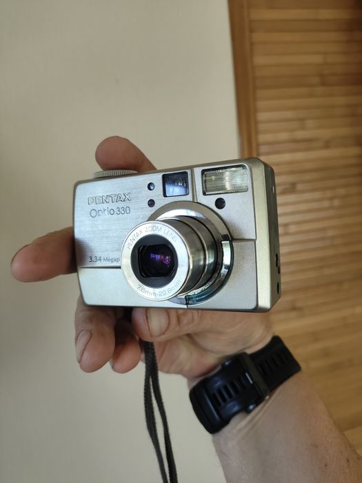 Цифрова камера Pentax Optio 330