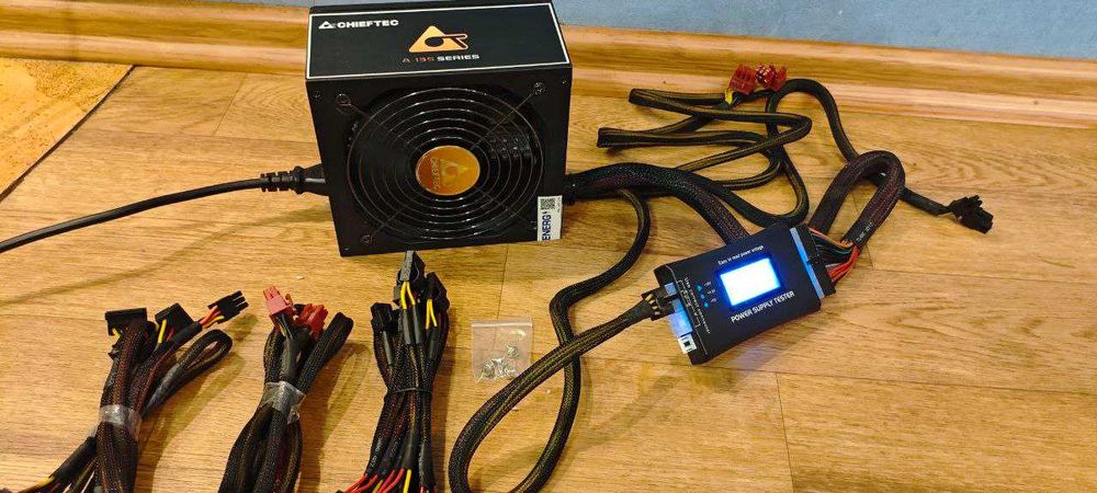 Продам Блок питания  Chieftec A-135 1000W (APS-1000CB) 80+ Bronze