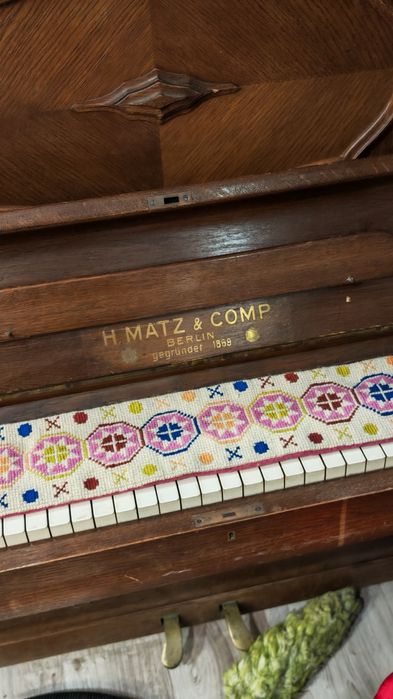 Pianino H Mata & COMP 1869