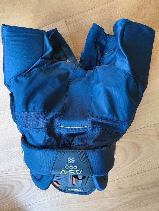 CCM as-v pro Senior S spodenki hokejowe top