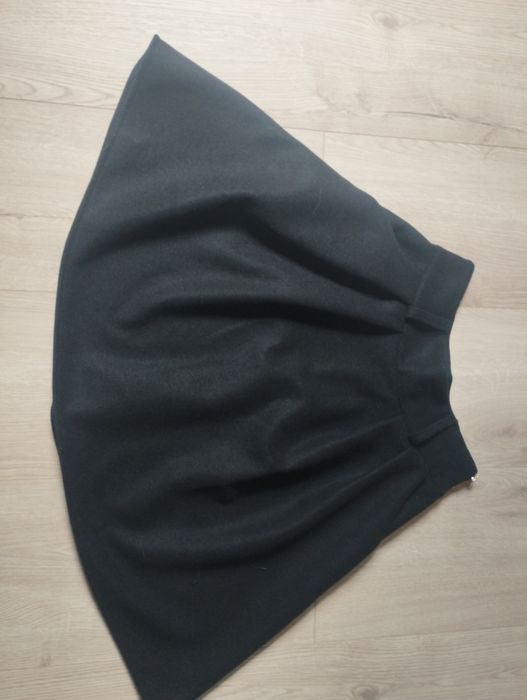 Spódnica czarna wizytowa elegancka rozkloszowana