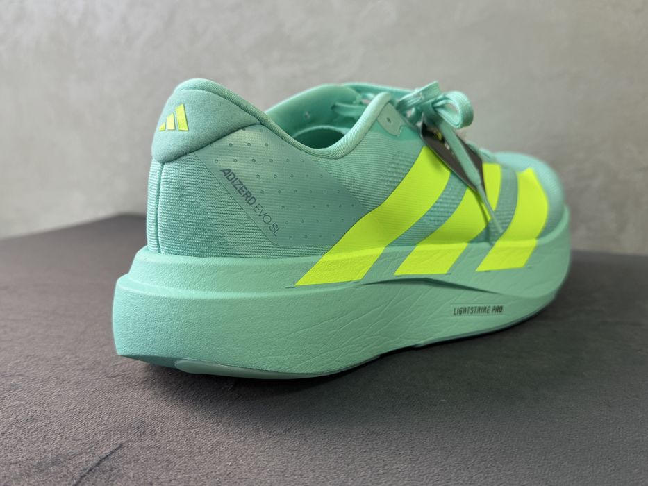 Оригінал 100% Adidas  Adizero EVO SL  JS4506. /26,5см/ 27,5см/