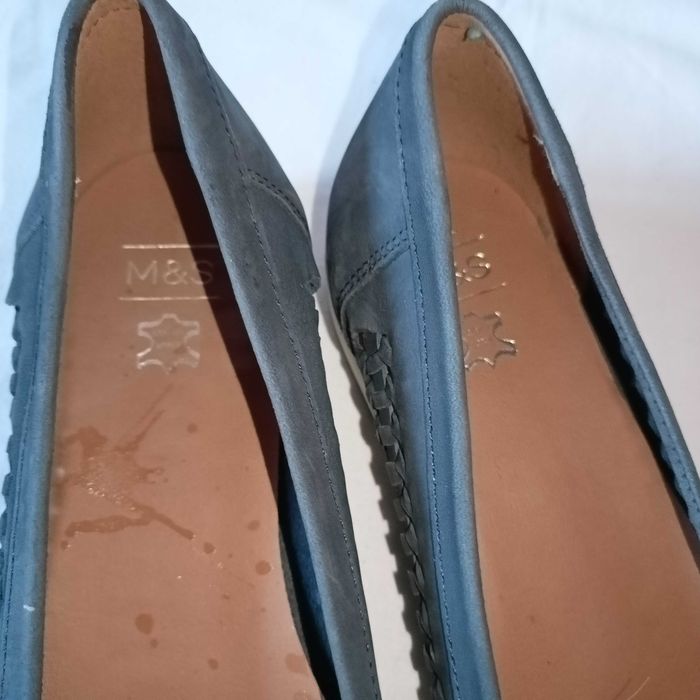 Marks  & Spencer roz. 42 - dł. wkł. 27 cm- skóra- nowe