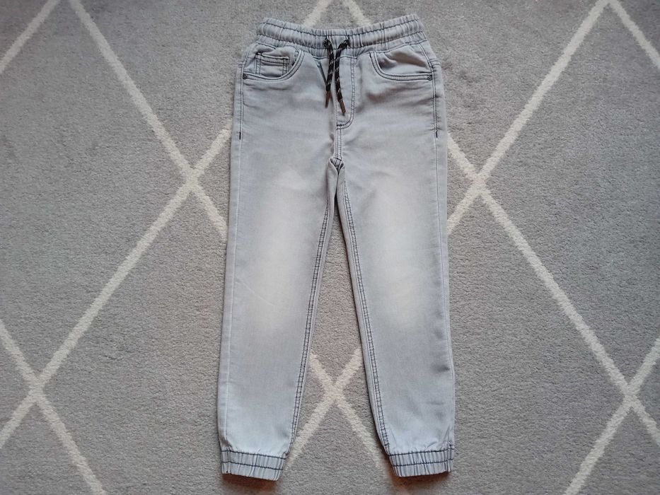 Spodnie joggery Reserved chłopięce rozm.122