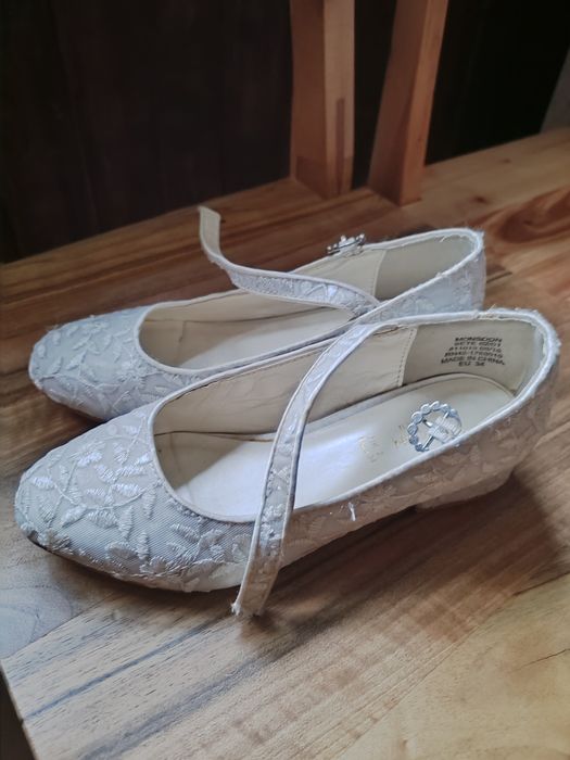 Взуття для дівчинки. 35 розмір.