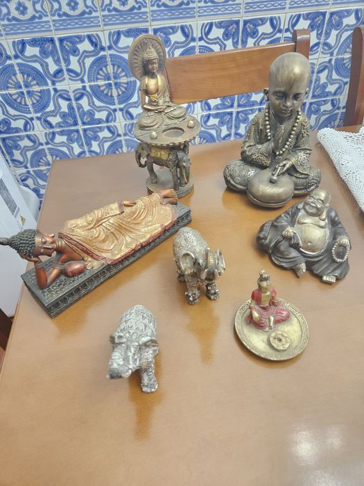 Small decorative objects