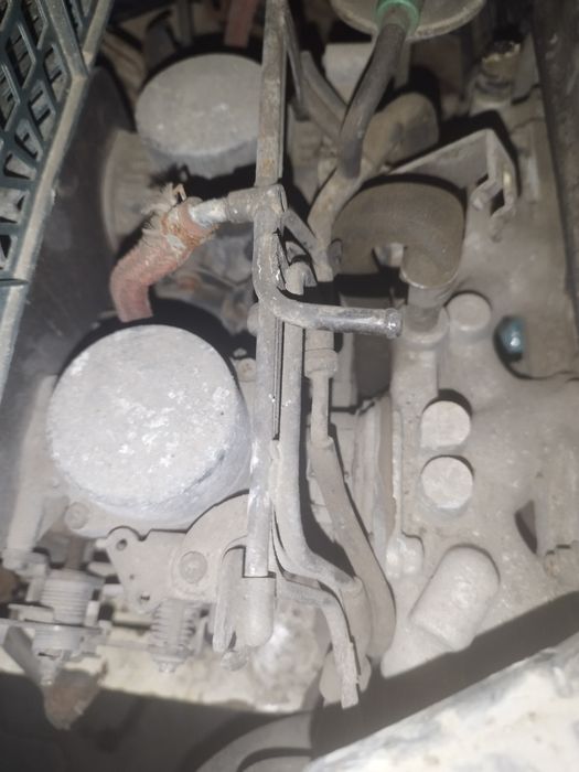 Cabeça e carburadores de Honda antigo