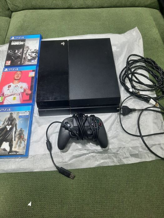 Ps4 500 gb versão 13.04 ÷ 1 comando e 3 jogos