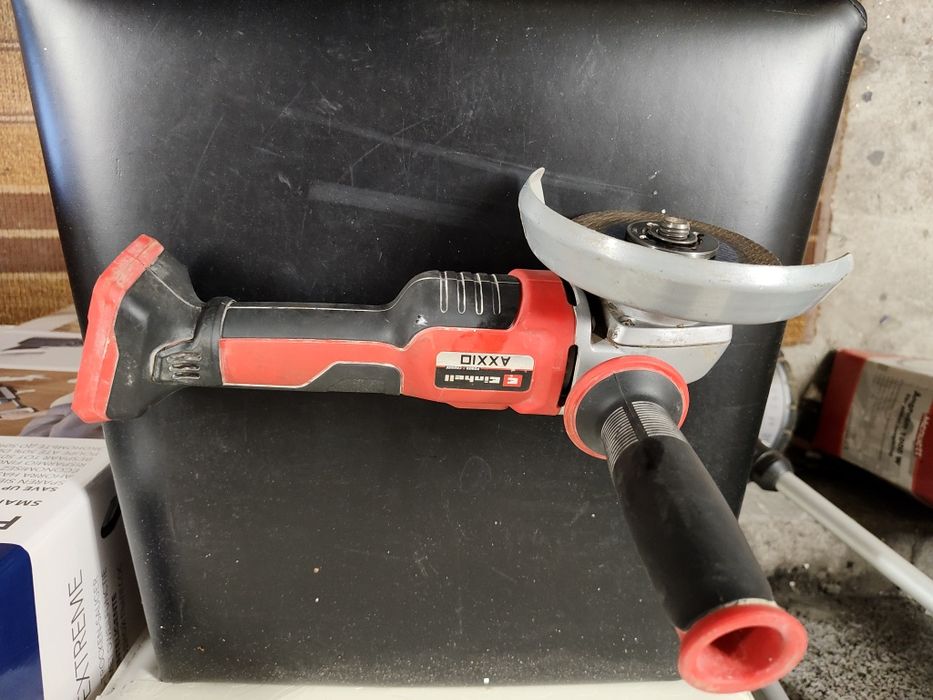 Szlifierka kątowa firmy Einhell Axxio