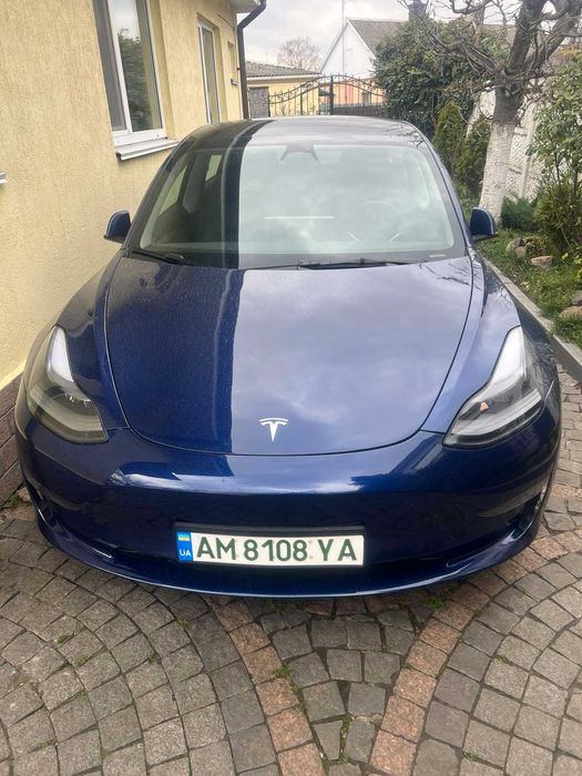Продам авто Tesla model 3