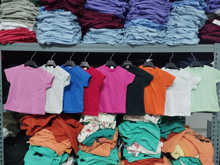 T-shirt criança 1,75 Euros.             Só para REVENDA