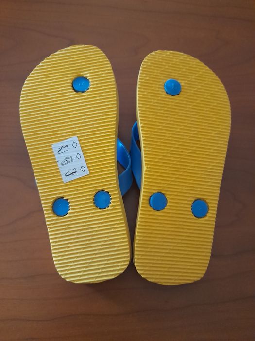 Sandálias  panda novas