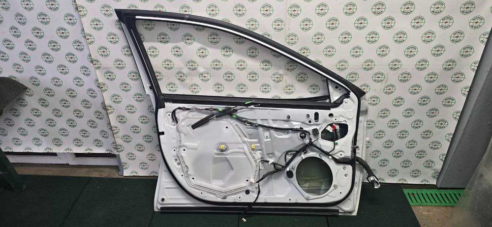 Дверь передняя левая Камри 70 2018-2024 (Platinum White Pearl 089)
