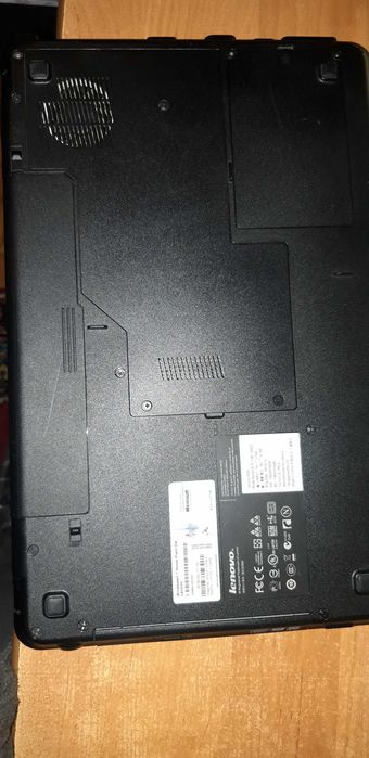 komputer Lenovo G 550  15" win 10 lub Linux