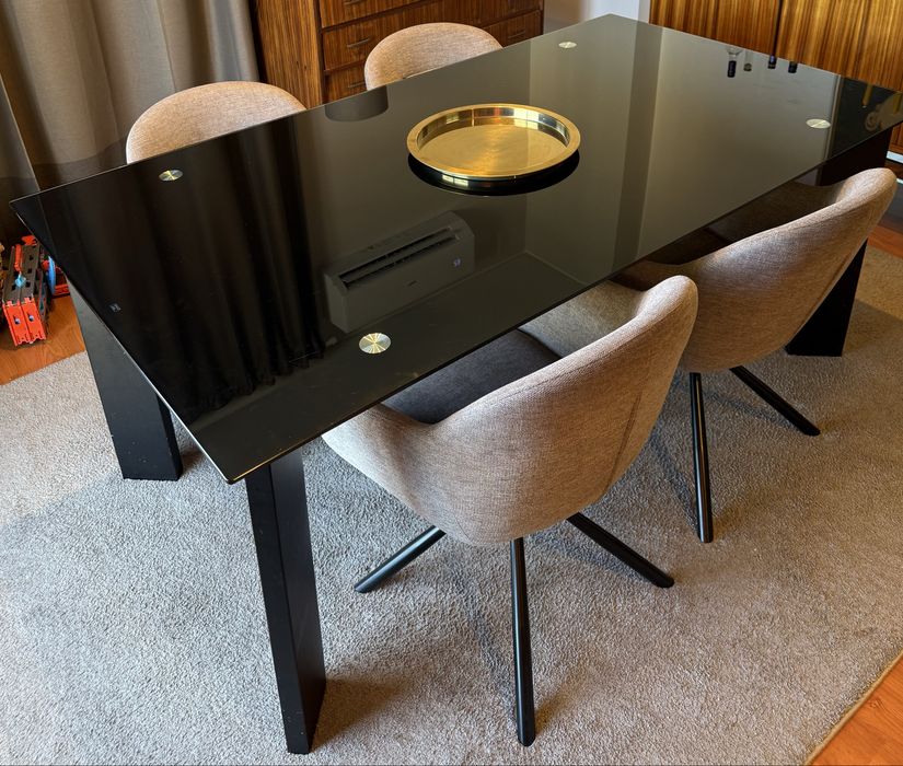 Mesa de jantar + 4 cadeiras