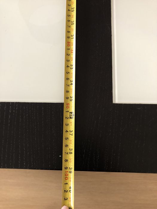 Mesa de centro preta e preta