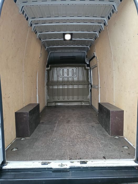 Wypożyczenie samochodu dostawczego Wynajem samochodu dostawczego Busa