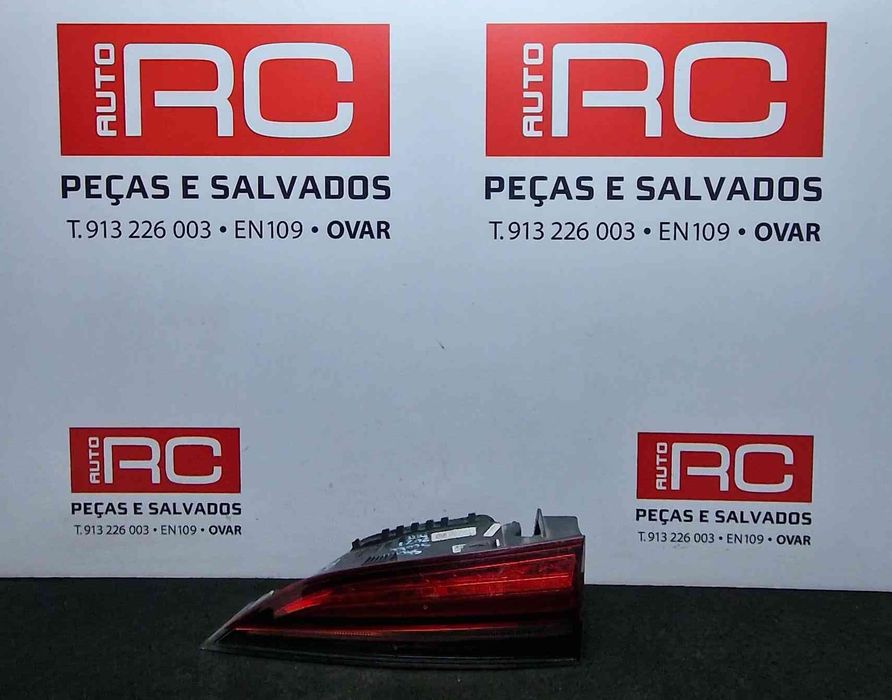 Farolim da Mala Direito 657945308A - SKODA SCALA