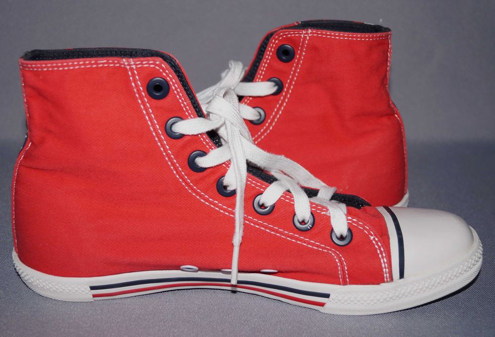 Damskie trampki Helly Hansen r .37.5