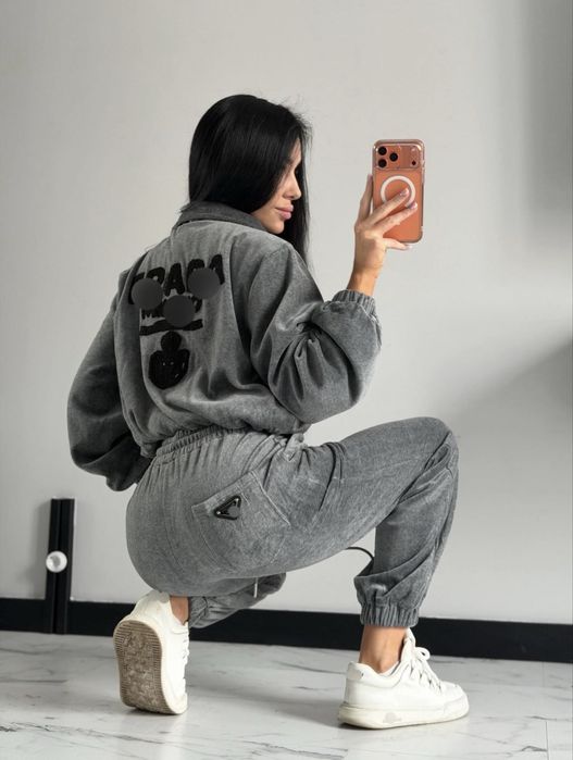 Костюм Prada (розмір м)