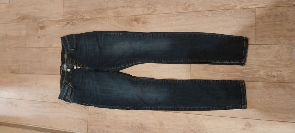 Dżinsy skiny 20 zł.