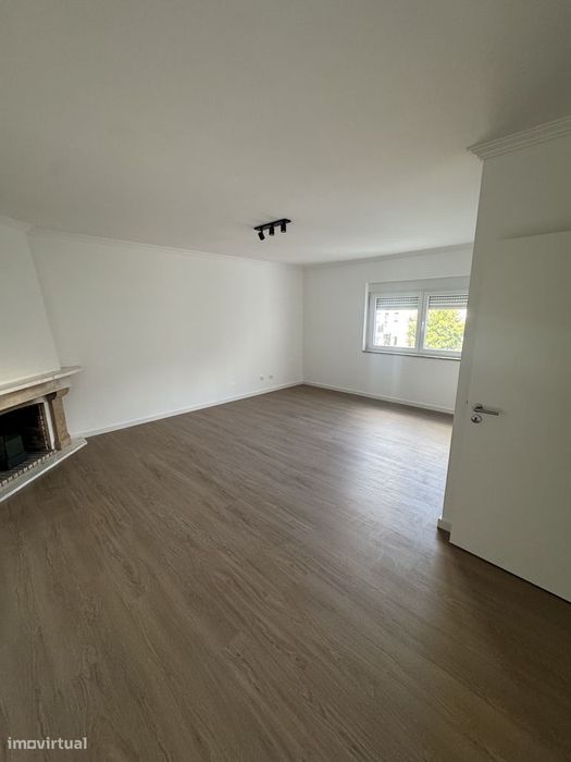 Apartamento T2 Com Elevador | Rinchoa – Rio De Mouro