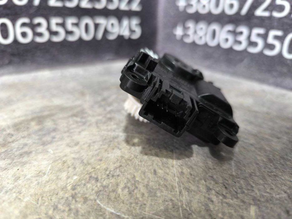 Моторчик пічки вентиляції Ford Mustang Mach-E AA113800-4750