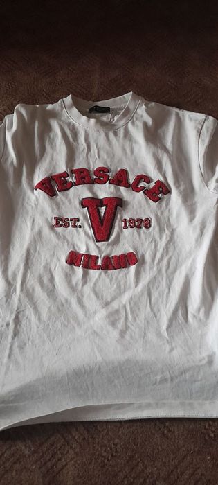 Продам оригінальну футболку Versace milano
