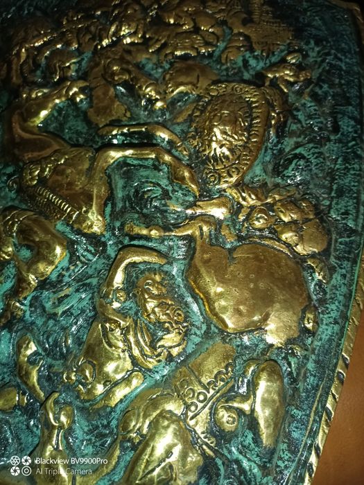 Maravilhosa demais peça linda robusta em latão