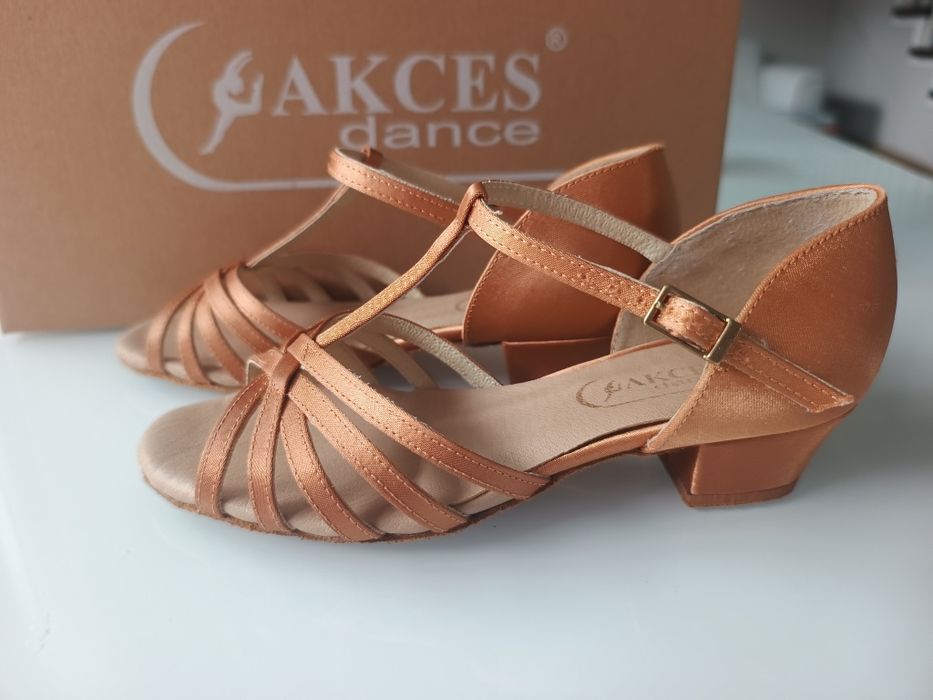Buty do tańca r. 31 akces dance