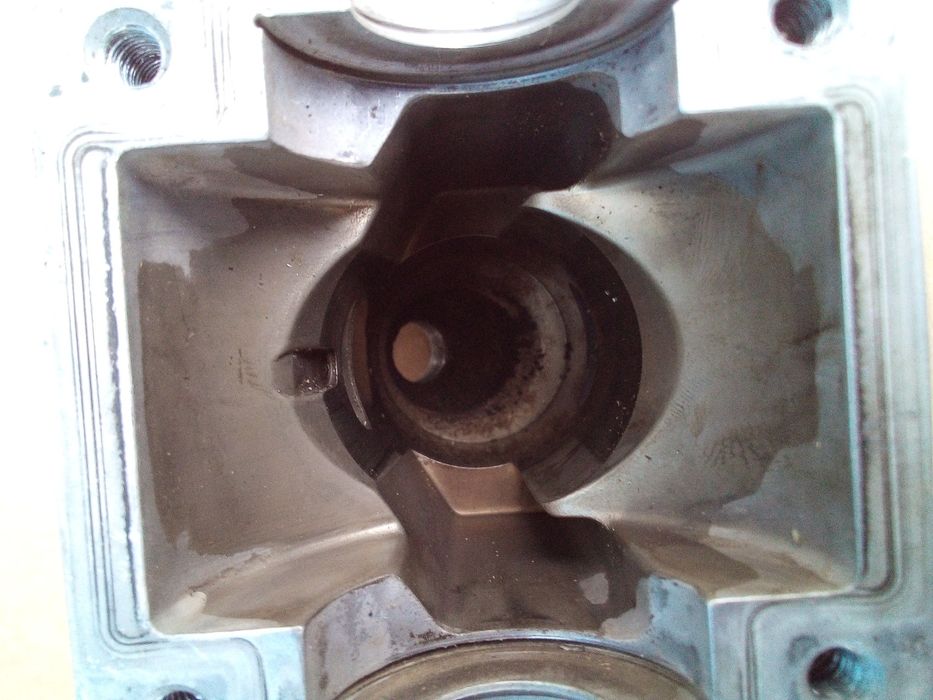 Поршнева бензопила MakitaDCS 34(Dolmar)