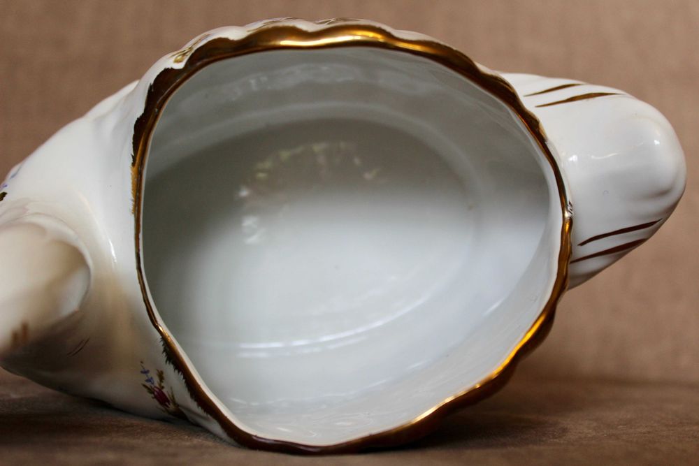 duży łabędź z porcelany * Chodzież