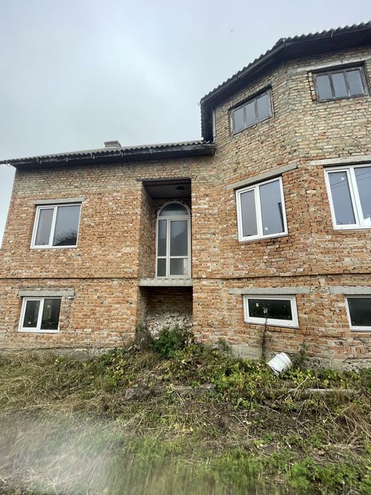 Продаж будинку 200м2