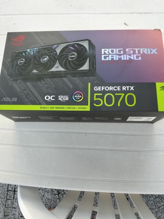 RTX 5070 12GB asus ROG strix OC