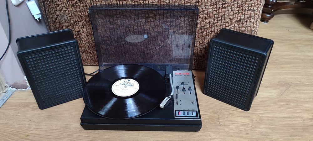 Gramofon Unitra Artur WG-900 z kolumnami sprawny - filmik
